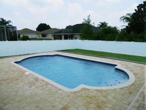 Beautify_your_Backyard_with_a_Pool